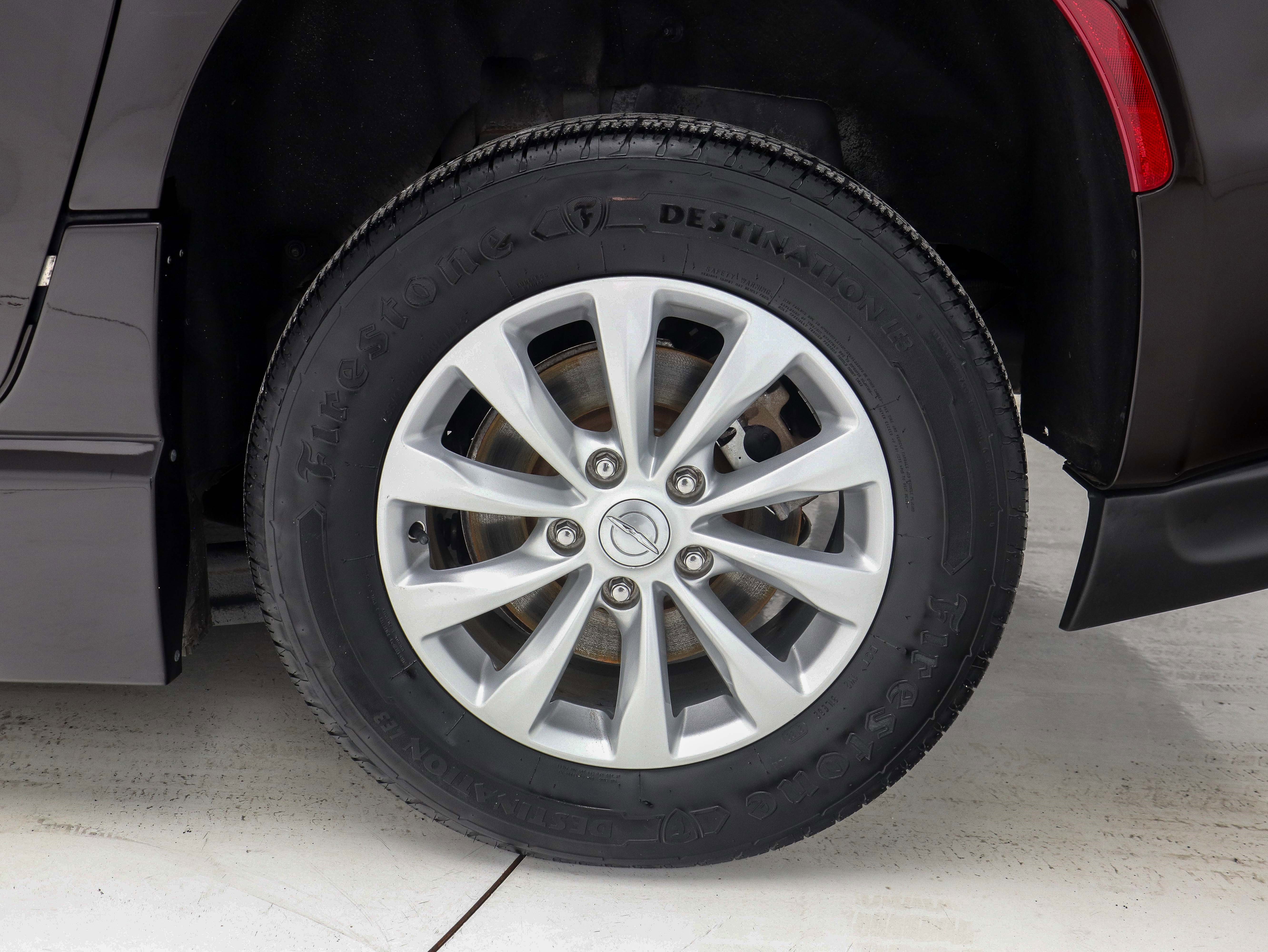 Used 2018 Chrysler Pacifica Touring Plus image 34