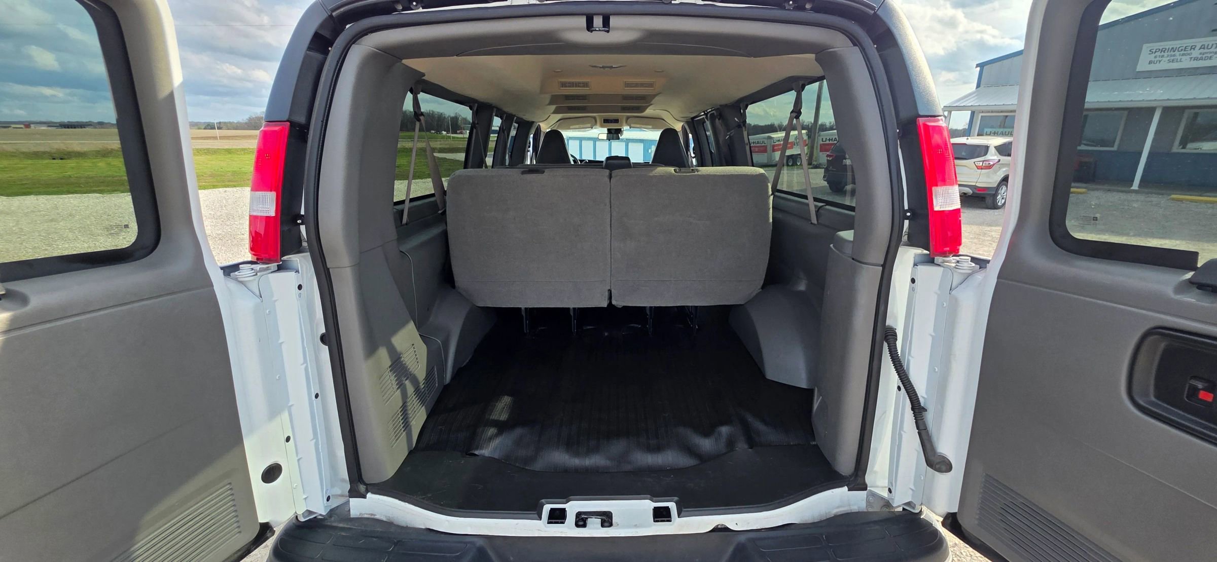 Used 2024 Chevrolet Express 3500 LT w/ LT Preferred Equipment Group image 22