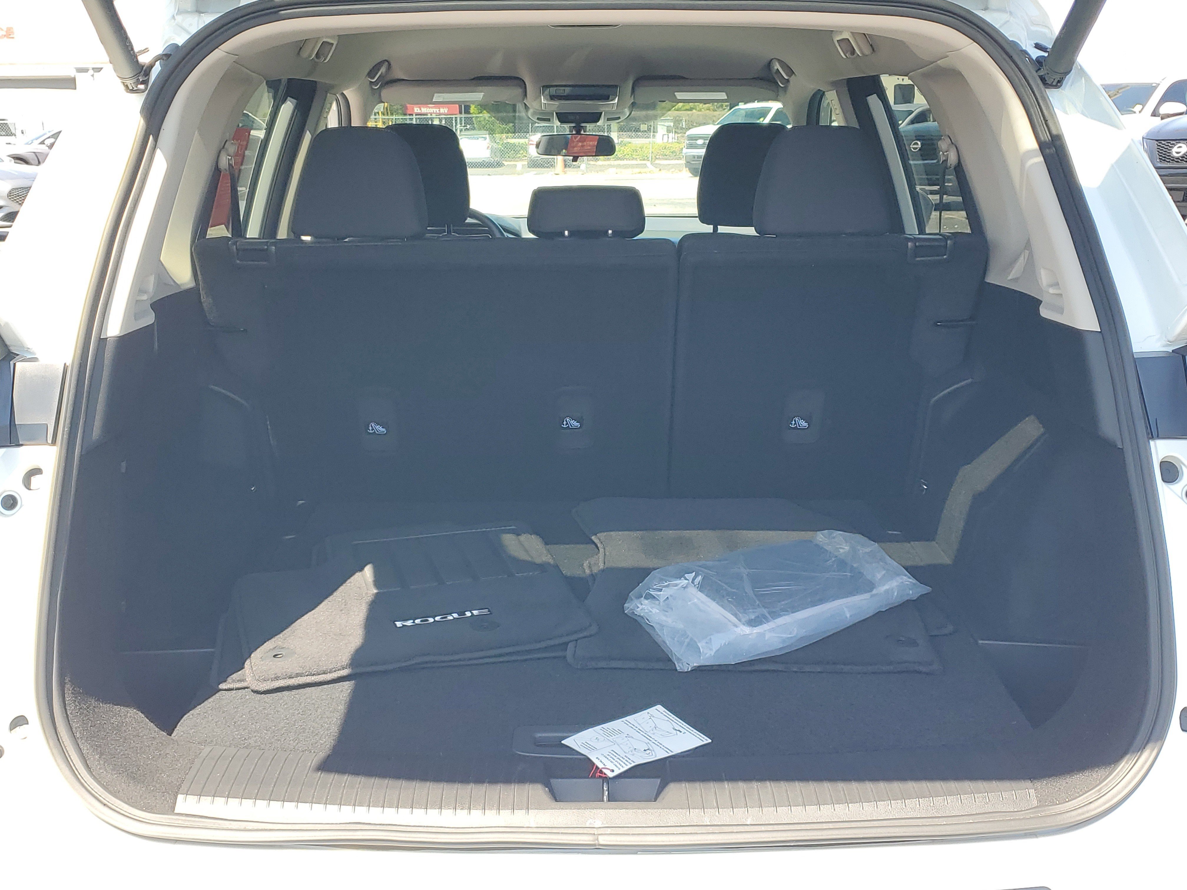 Certified 2024 Nissan Rogue SV image 6