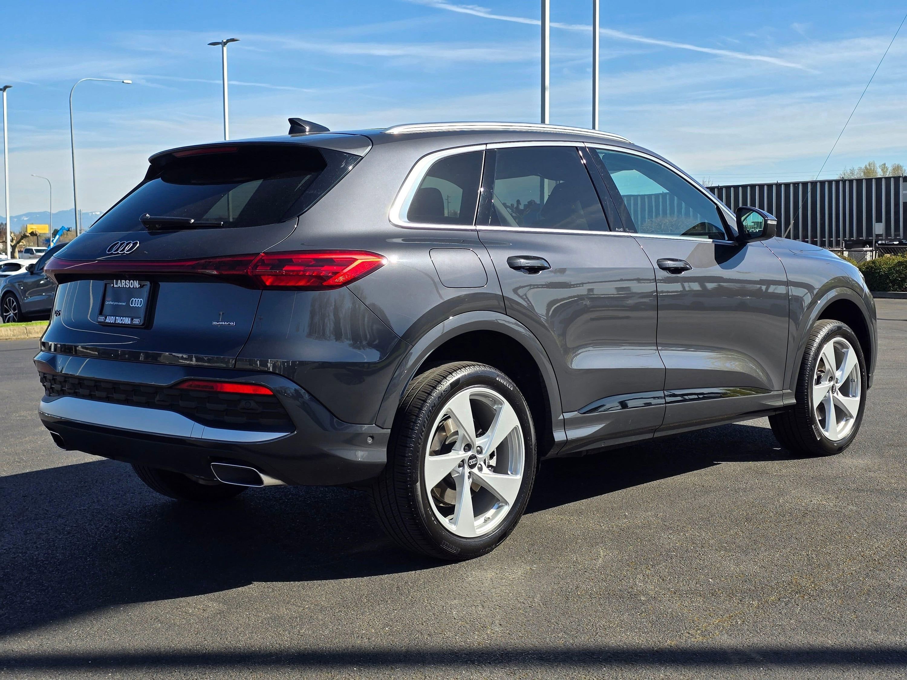 Certified 2025 Audi Q5 Premium Plus w/ Premium Plus AWD/4WD image 5