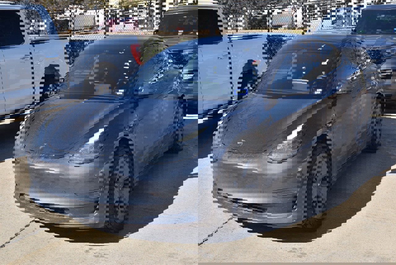 Used 2021 Tesla Model 3 Standard Range Plus image 1