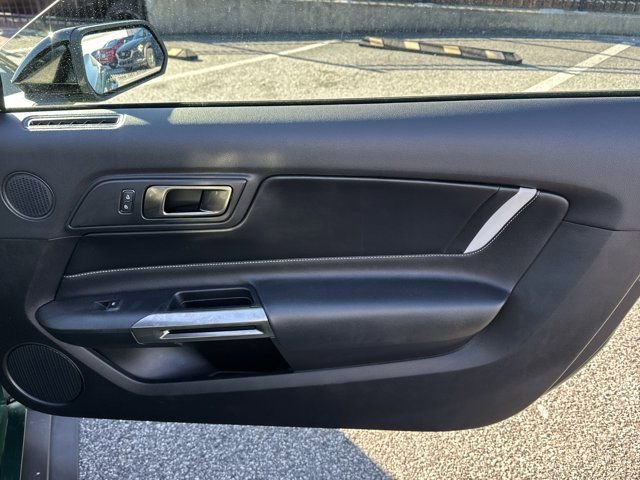 Used 2022 Ford Mustang Shelby GT500 w/ Carbon Fiber Track Pack image 19