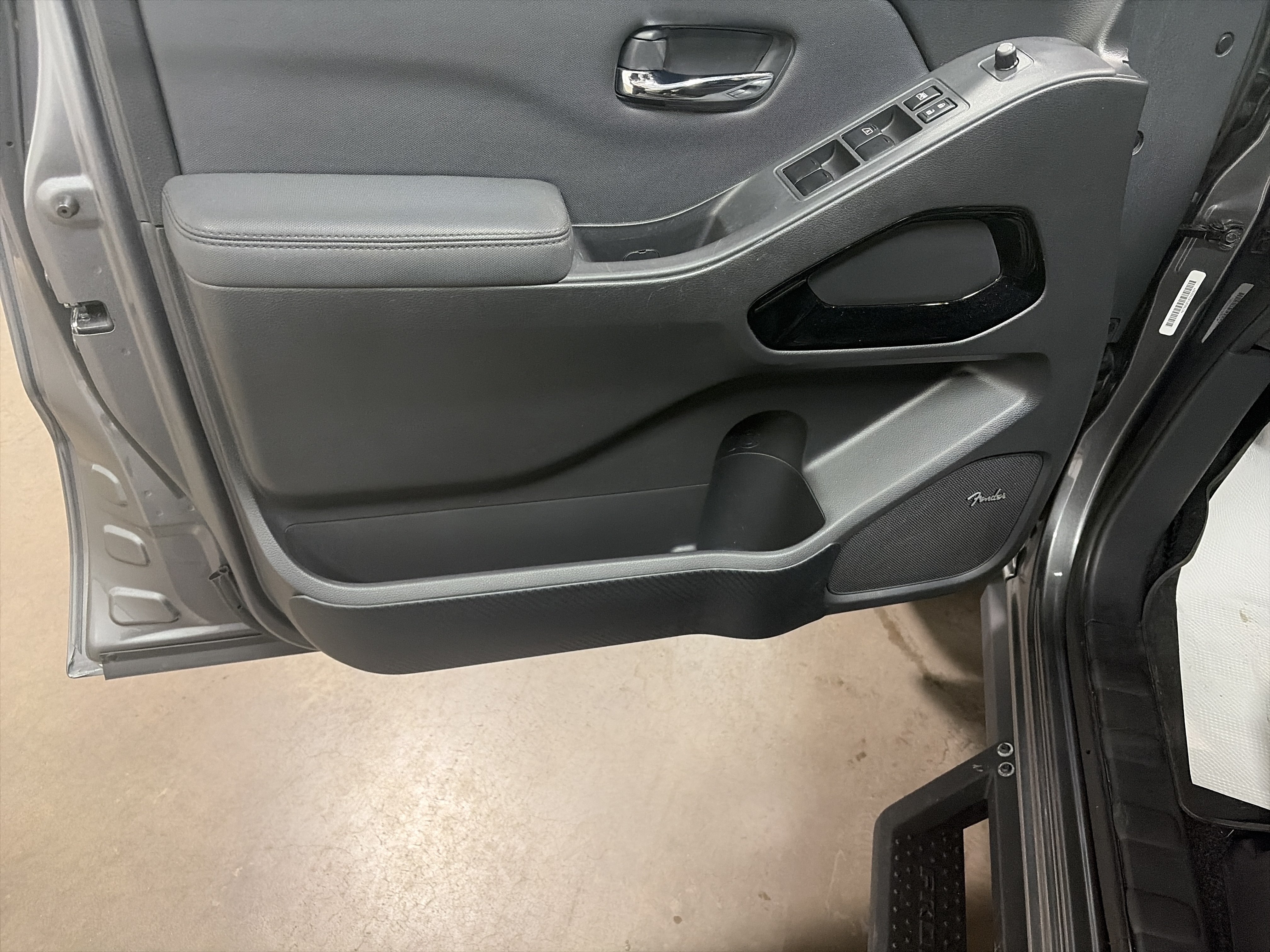 Used 2022 Nissan Frontier PRO-4X w/ Pro-4X Premium Package AWD/4WD image 13