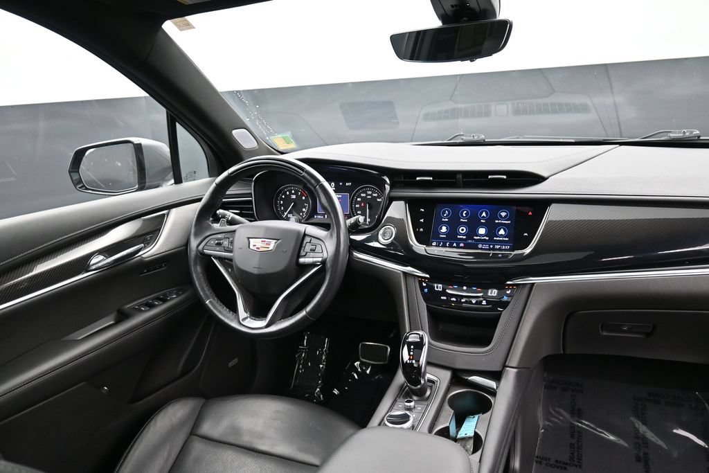 Used 2022 Cadillac XT6 Sport w/ Technology Package AWD/4WD image 14