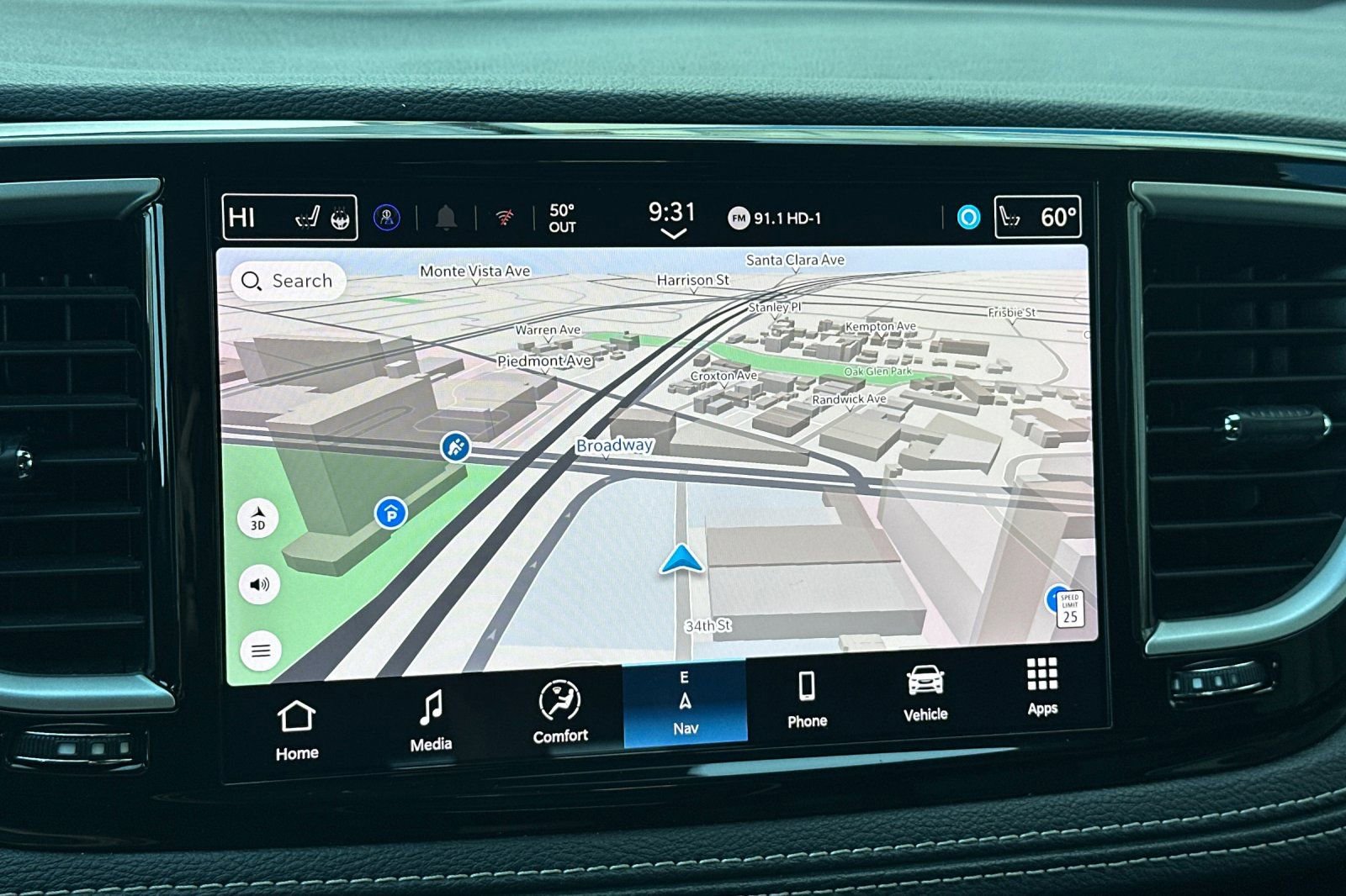 Used 2024 Chrysler Pacifica Select image 24