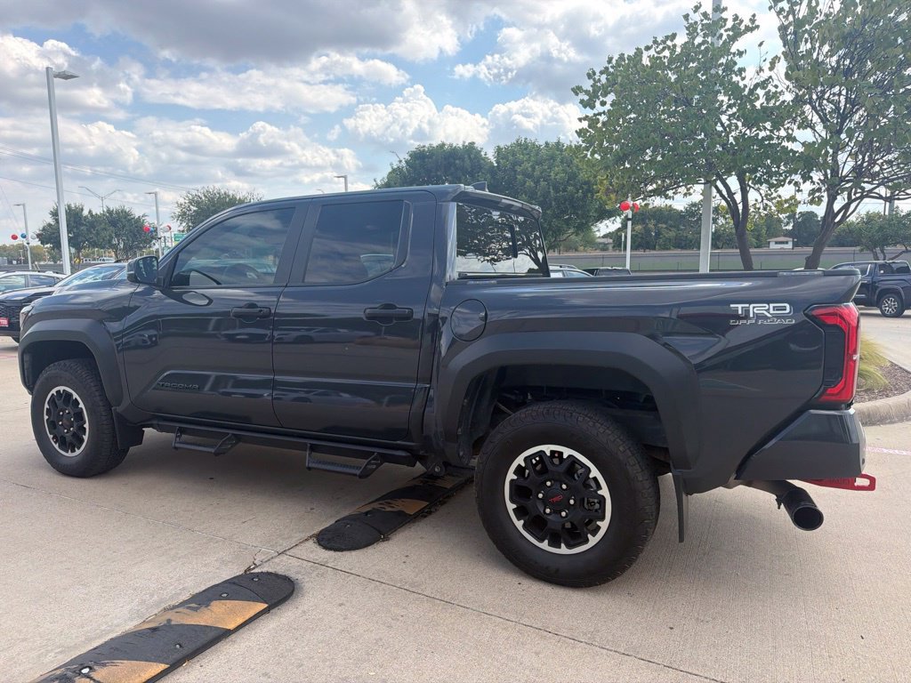 Used 2024 Toyota Tacoma TRD Off-Road w/ TRD Off Road Upgrade Package AWD/4WD image 4