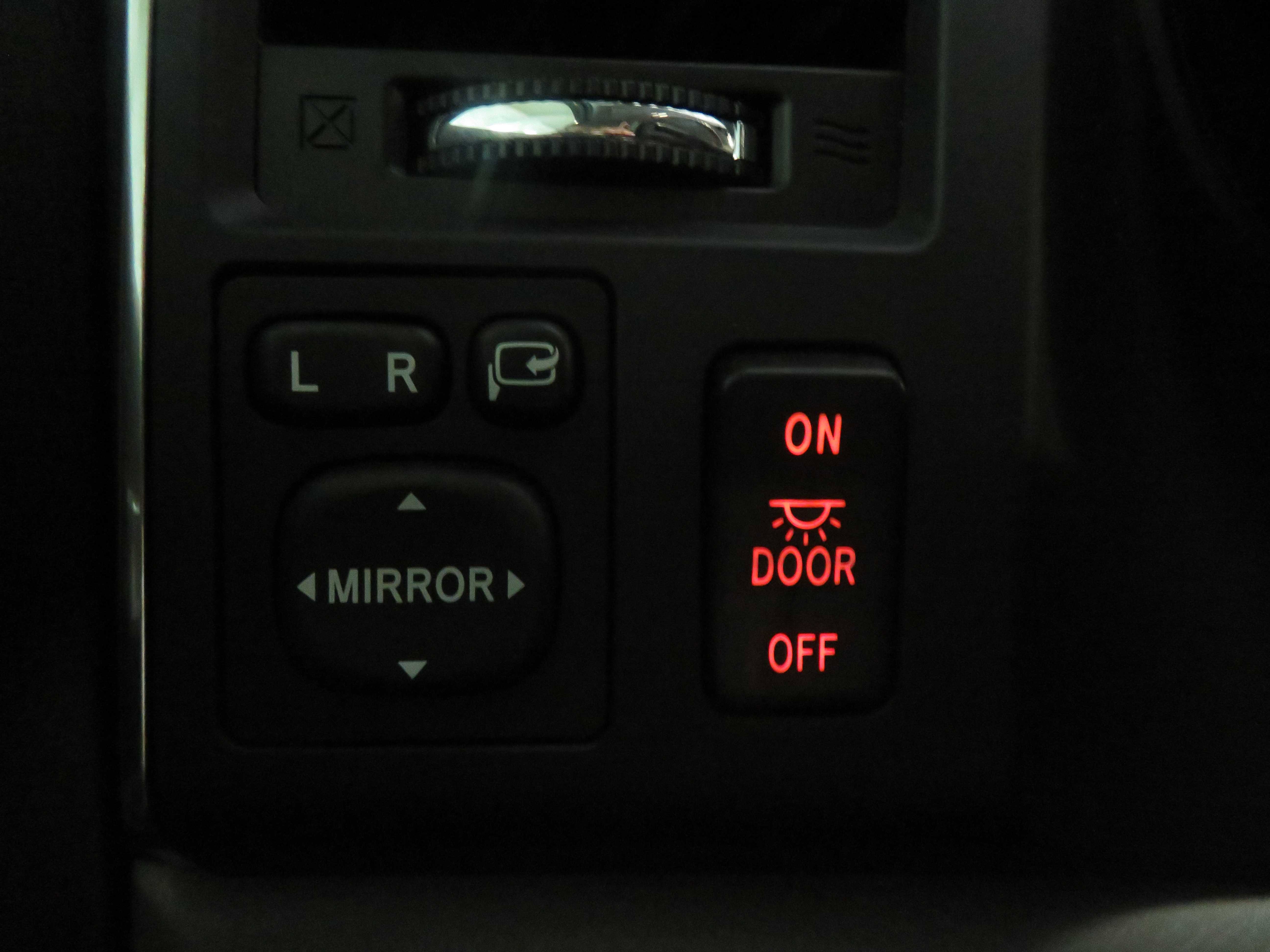 Used 2018 Toyota Sequoia Platinum AWD/4WD image 44