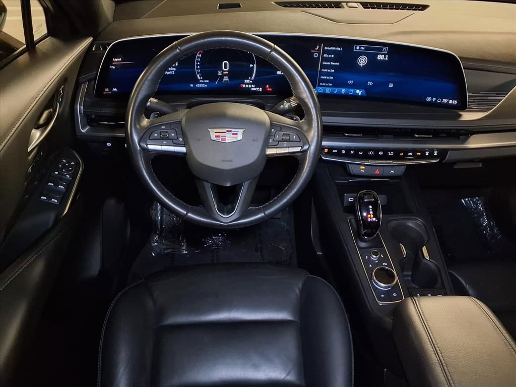 Used 2024 Cadillac XT4 Premium Luxury image 16