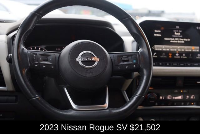 Used 2023 Nissan Rogue SV image 9