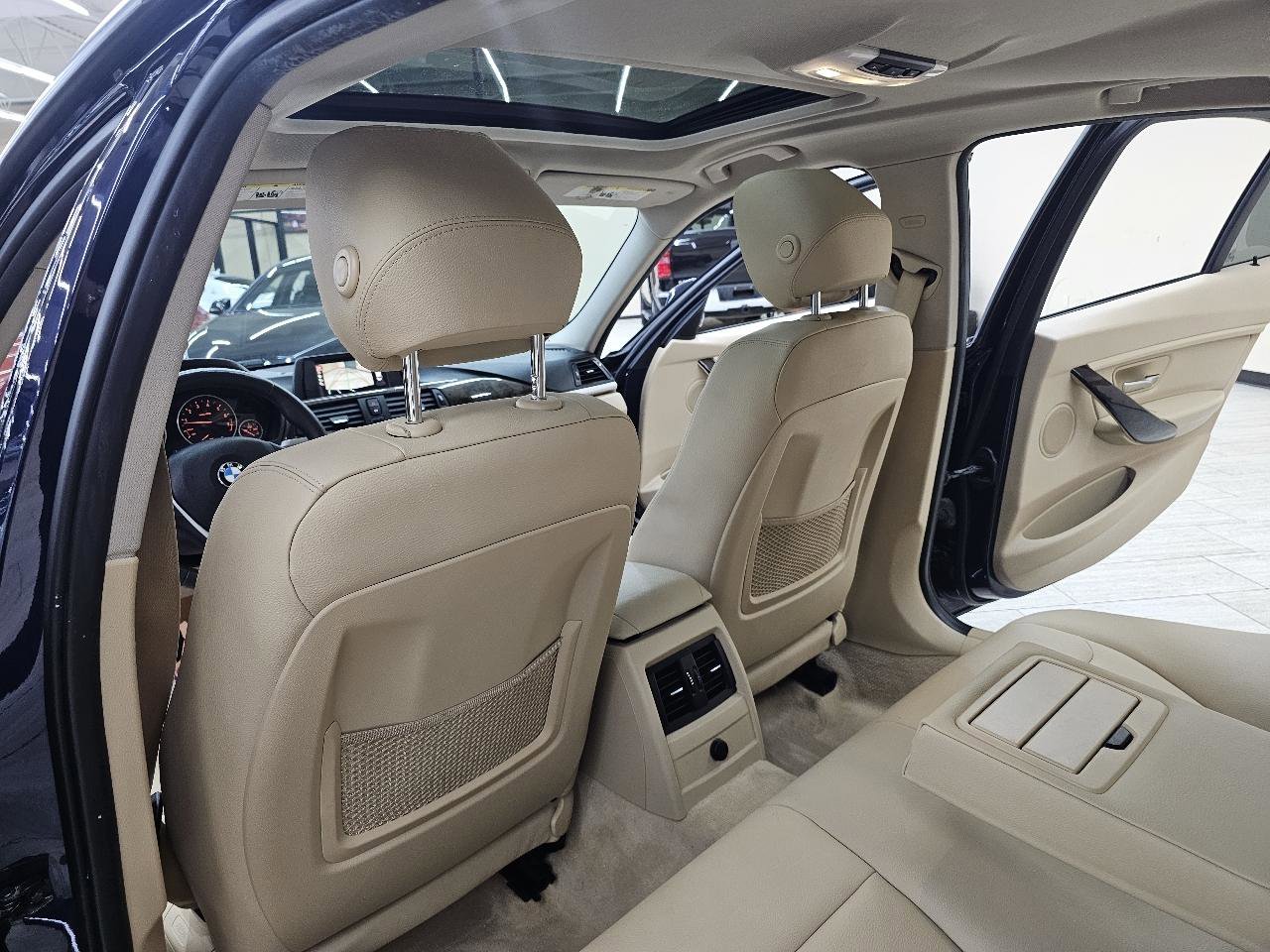 Used 2015 BMW 328i Sedan image 24