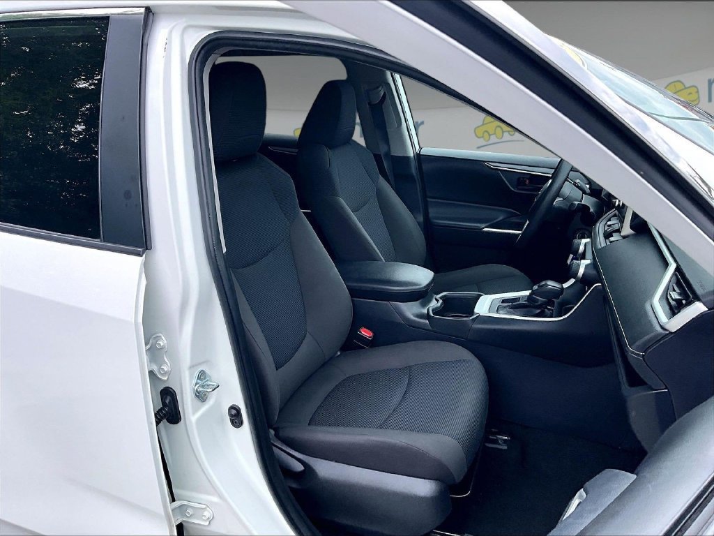 Used 2025 Toyota RAV4 LE AWD/4WD image 11