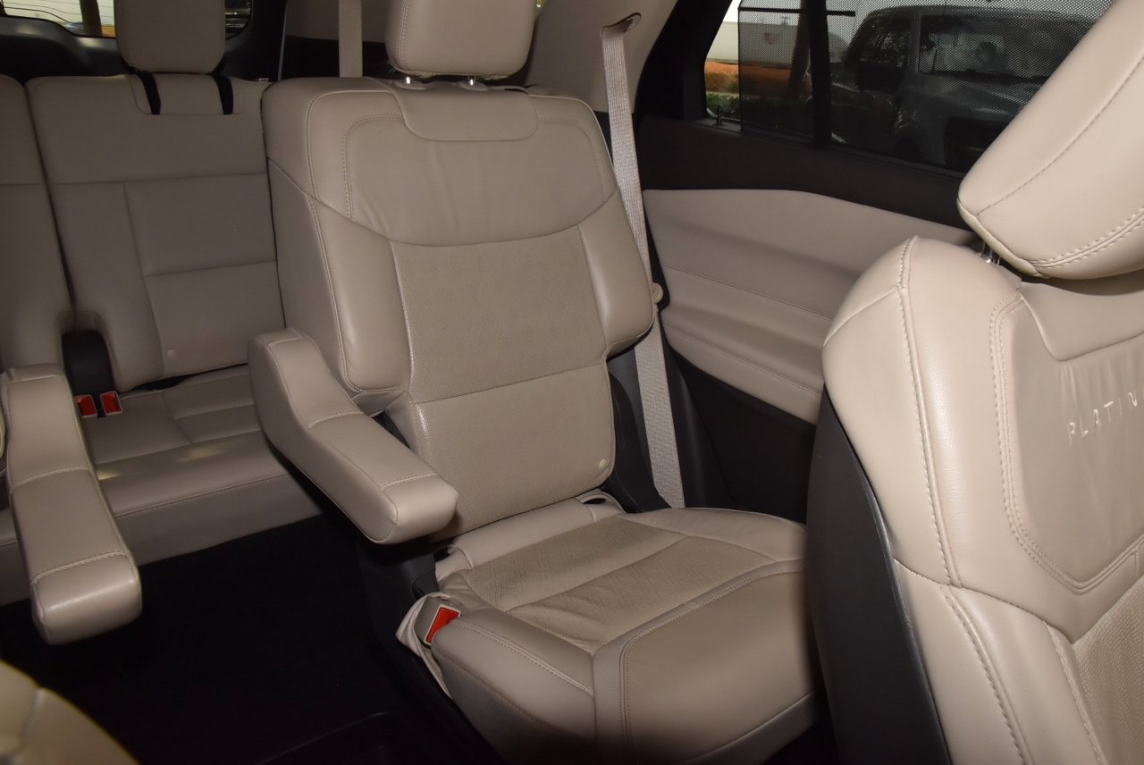 Used 2020 Ford Explorer Platinum w/ Premium Technology Package AWD/4WD image 23
