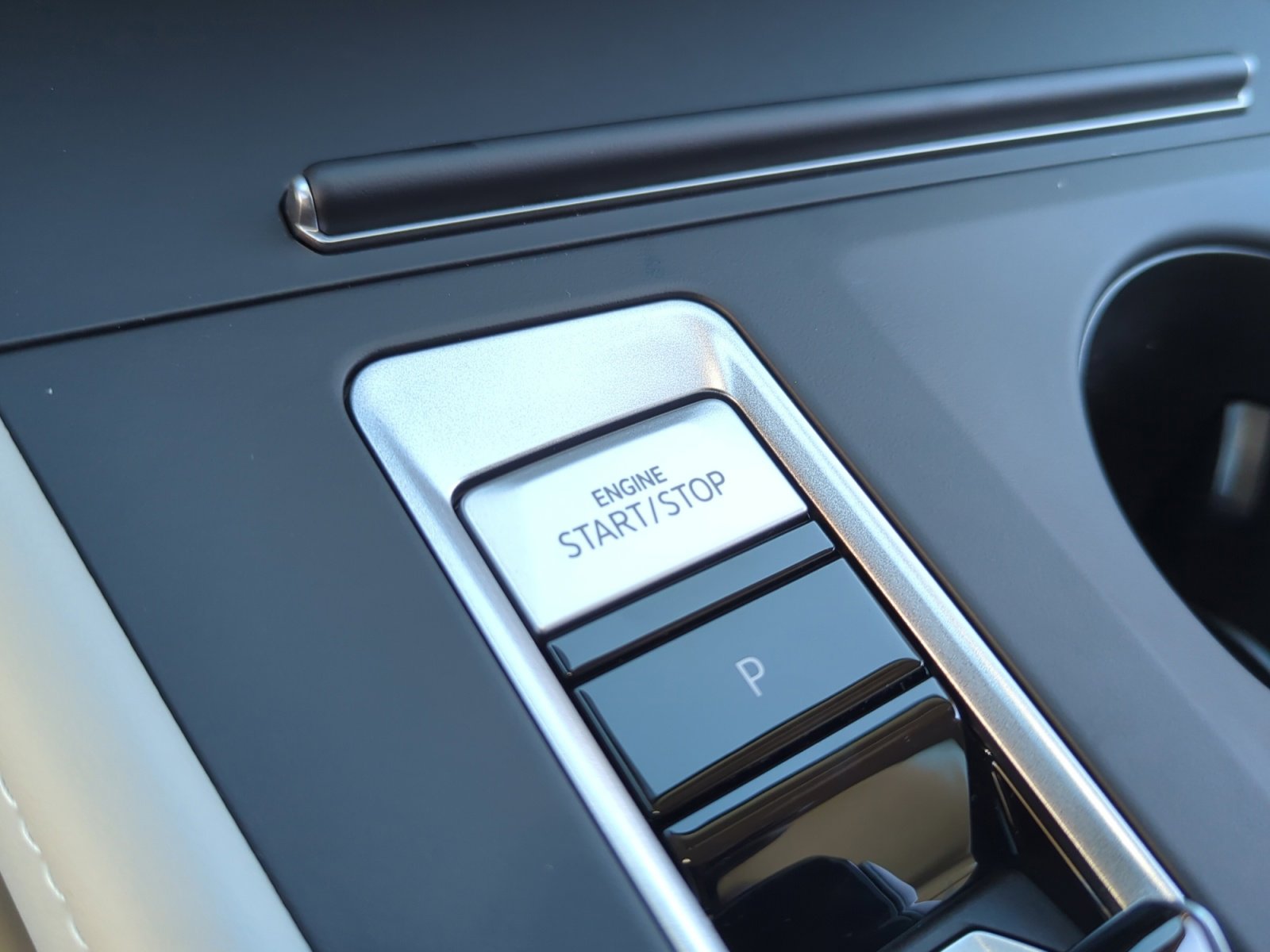 New 2026 Volkswagen Atlas SE FWD image 28