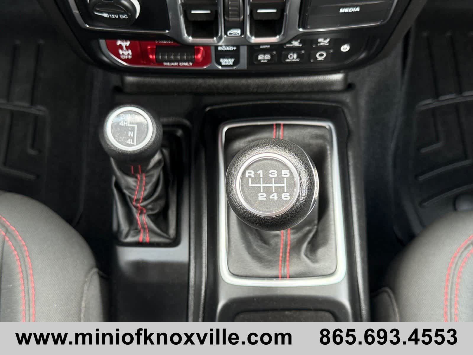 Used 2022 Jeep Wrangler Unlimited Rubicon AWD/4WD image 30