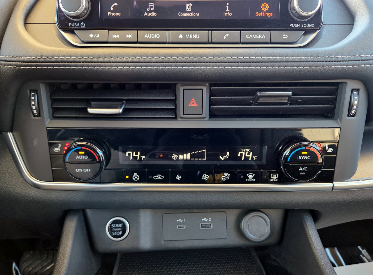 Used 2023 Nissan Rogue SV w/ SV Premium Package image 15