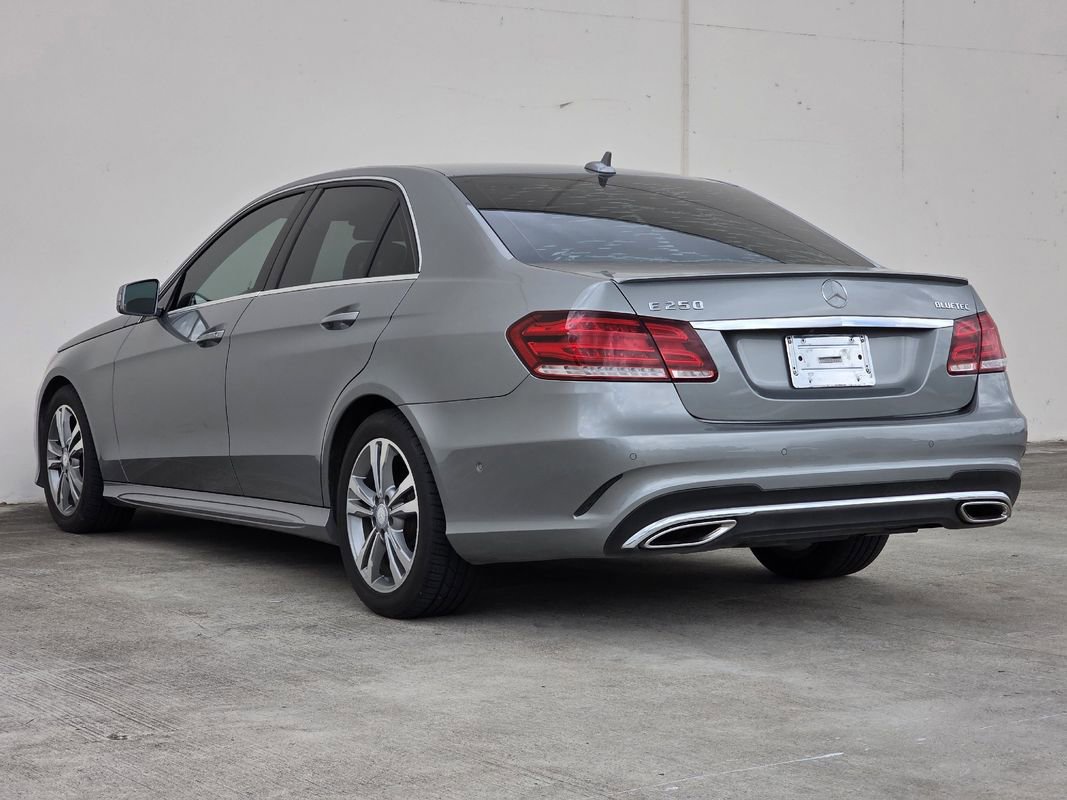 Used 2014 Mercedes-Benz E 250 BlueTEC Sedan image 3