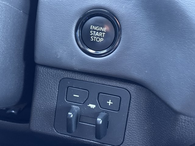 Used 2025 Toyota Tundra Platinum AWD/4WD image 29