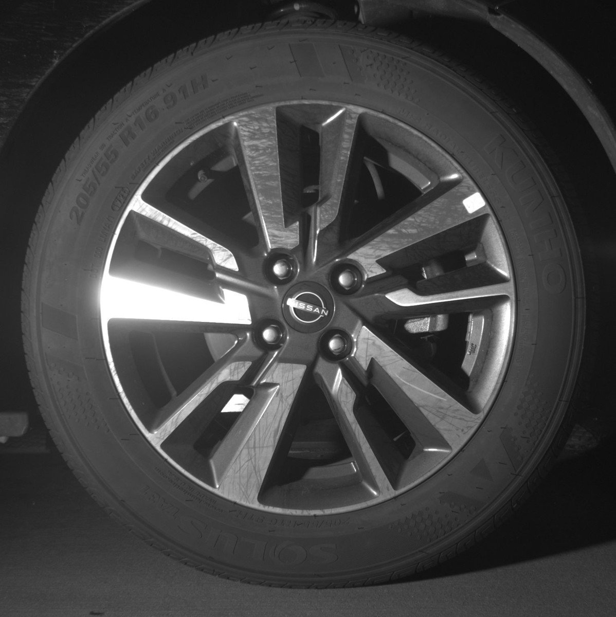 Used 2025 Nissan Versa SV image 13