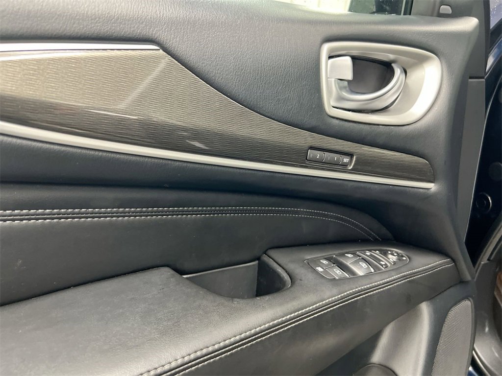 Used 2020 INFINITI QX60 Luxe w/ Essential Package image 22
