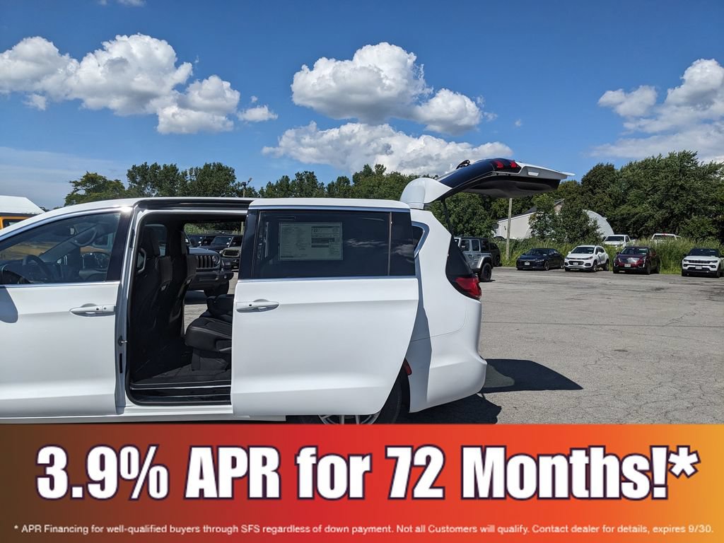 New 2026 Chrysler Pacifica Select FWD image 5