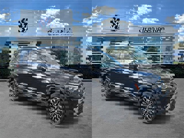 New 2025 Volkswagen Taos SE