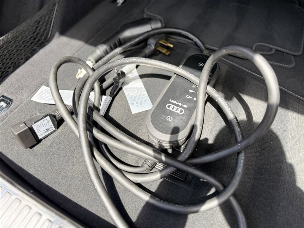 Used 2021 Audi e-tron Premium AWD/4WD image 18