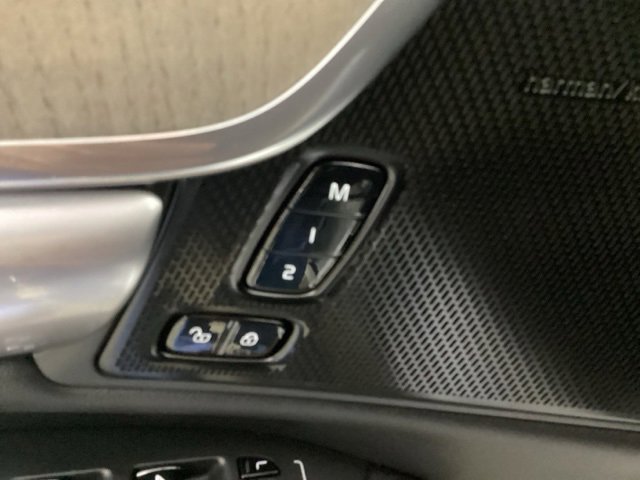 Certified 2023 Volvo S90 B6 Plus w/ Protection Package Premier image 17