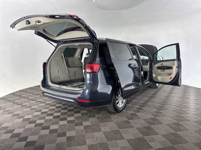 Used 2017 Kia Sedona LX w/ LX Essentials Premium Package FWD image 16