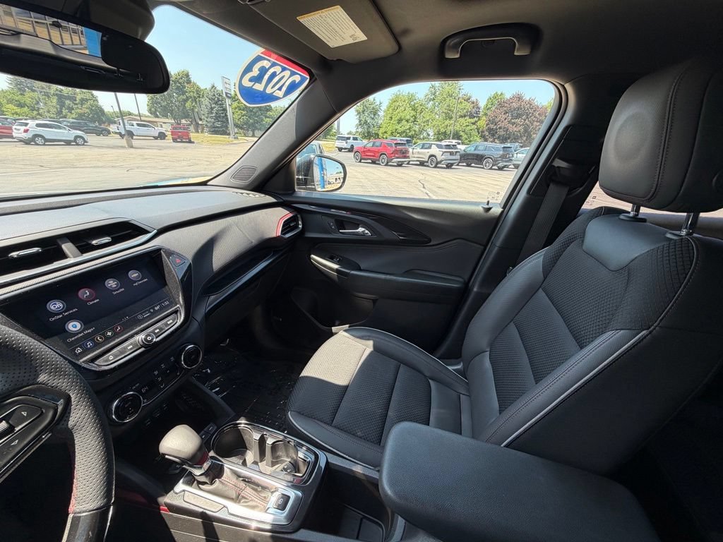 Used 2023 Chevrolet TrailBlazer RS w/ Sun and Liftgate Package AWD/4WD image 19