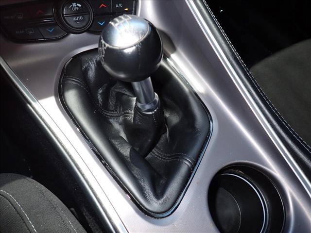 Used 2022 Dodge Challenger R/T w/ Driver Convenience Group RWD image 17