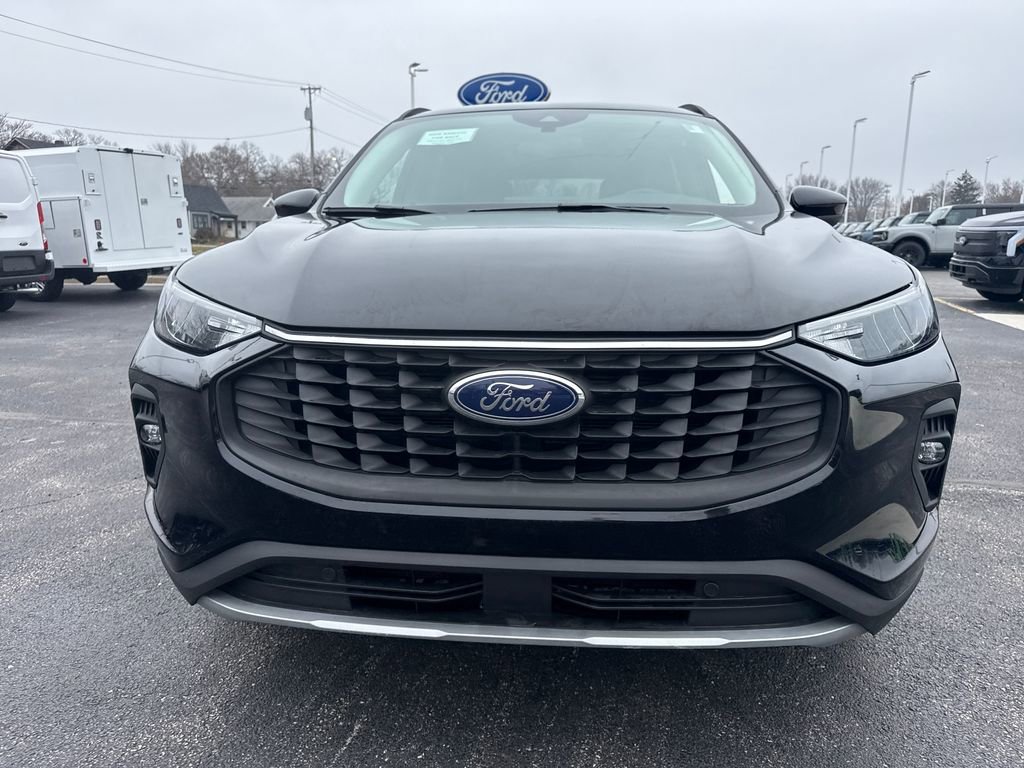 Used 2023 Ford Escape SE image 3