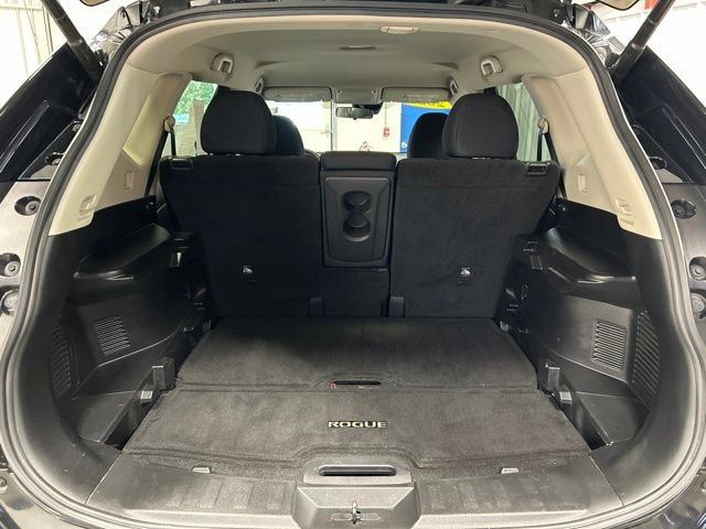 Used 2020 Nissan Rogue SV AWD/4WD image 21