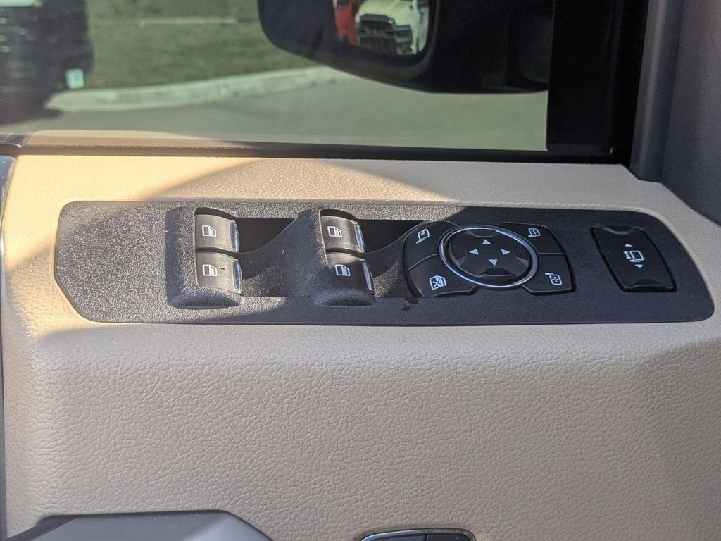 Used 2019 Ford F250 Lariat w/ Lariat Ultimate Package AWD/4WD image 16