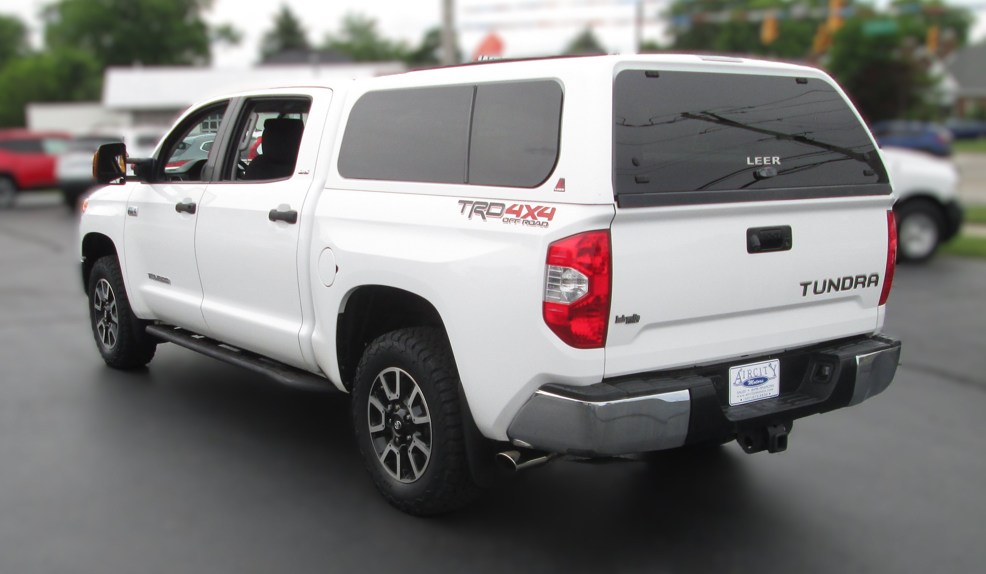 Used 2015 Toyota Tundra SR5 w/ TRD Off Road Package AWD/4WD image 4