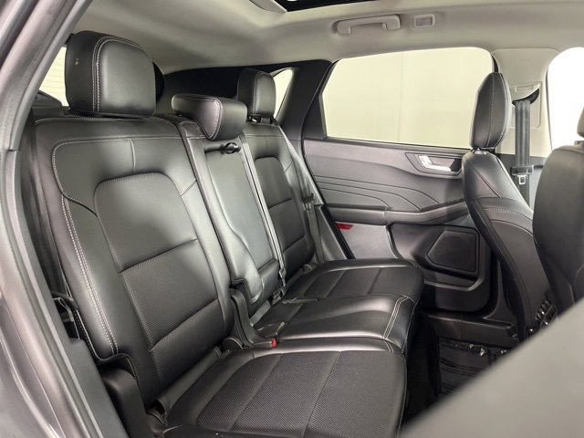 Used 2022 Ford Escape Titanium image 31
