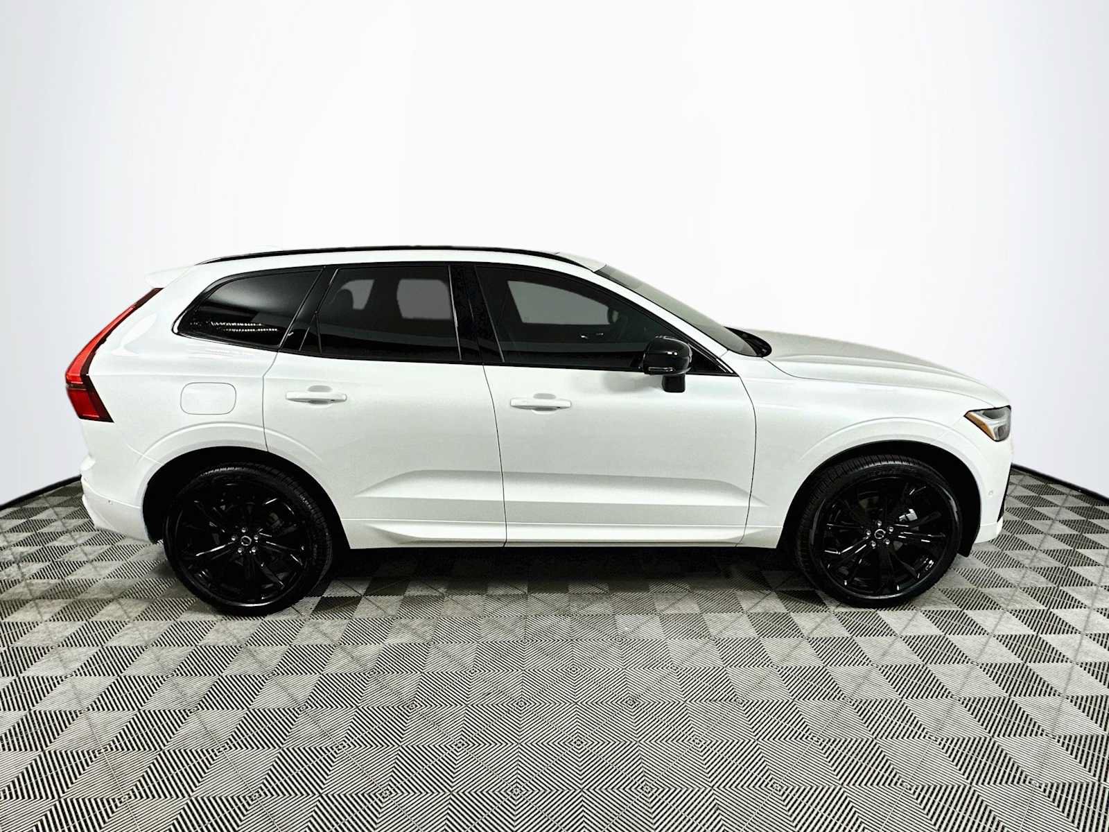 New 2026 Volvo XC60 B5 Ultra w/ Climate Package PRO AWD/4WD image 8