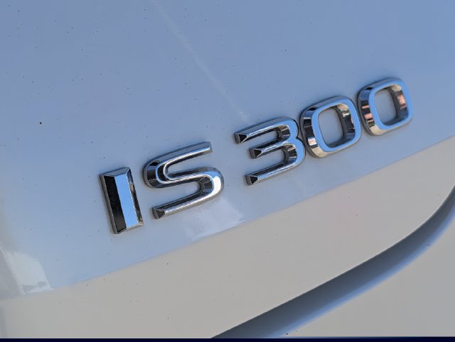Used 2023 Lexus IS 300 w/ Comfort Package RWD image 7