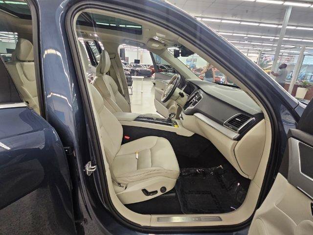 Used 2021 Volvo XC90 T5 Momentum w/ Climate Package AWD/4WD image 13