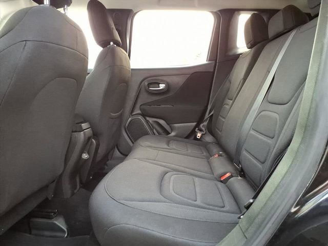 Used 2021 Jeep Renegade Latitude image 10