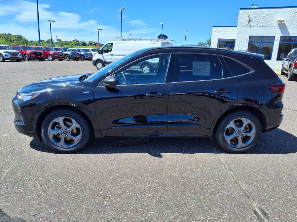 Certified 2023 Ford Escape ST-Line image 2