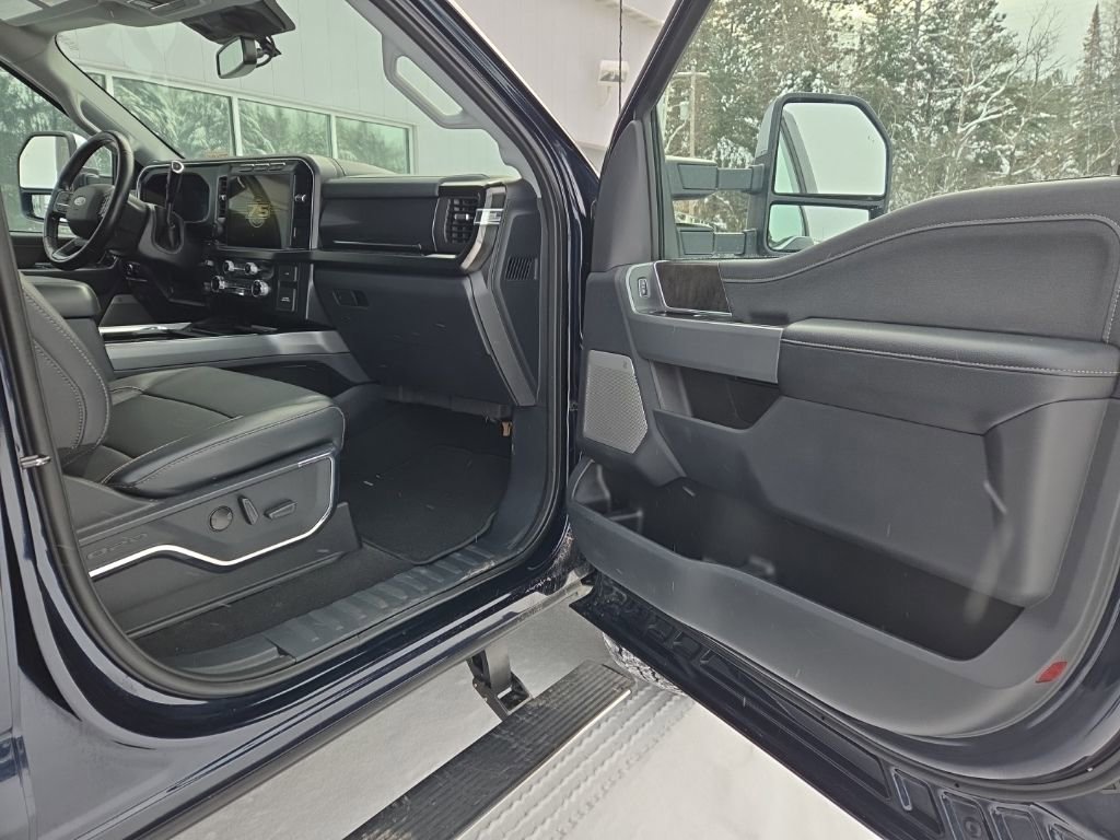Used 2023 Ford F250 Lariat w/ Lariat Ultimate Package image 35