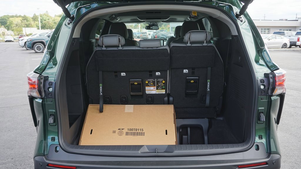 New 2025 Toyota Sienna XLE image 6