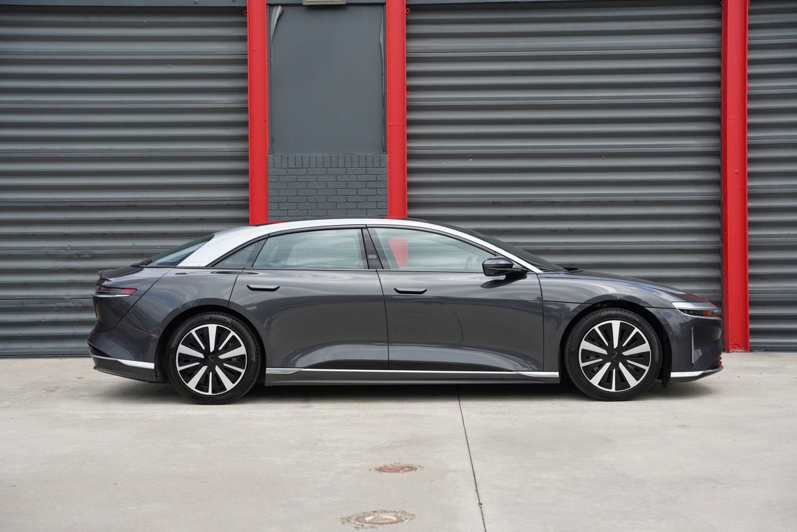 Used 2023 Lucid Air Touring image 3