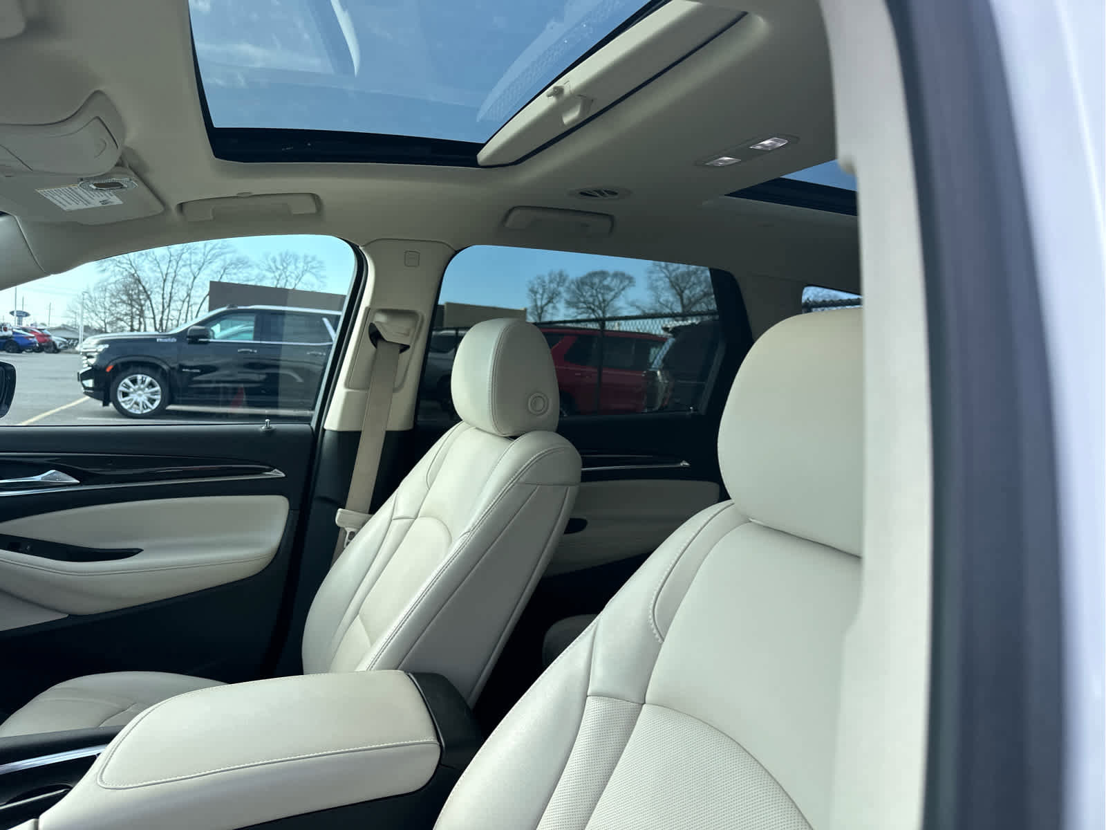 Used 2024 Buick Enclave Essence w/ Experience Buick Package image 8