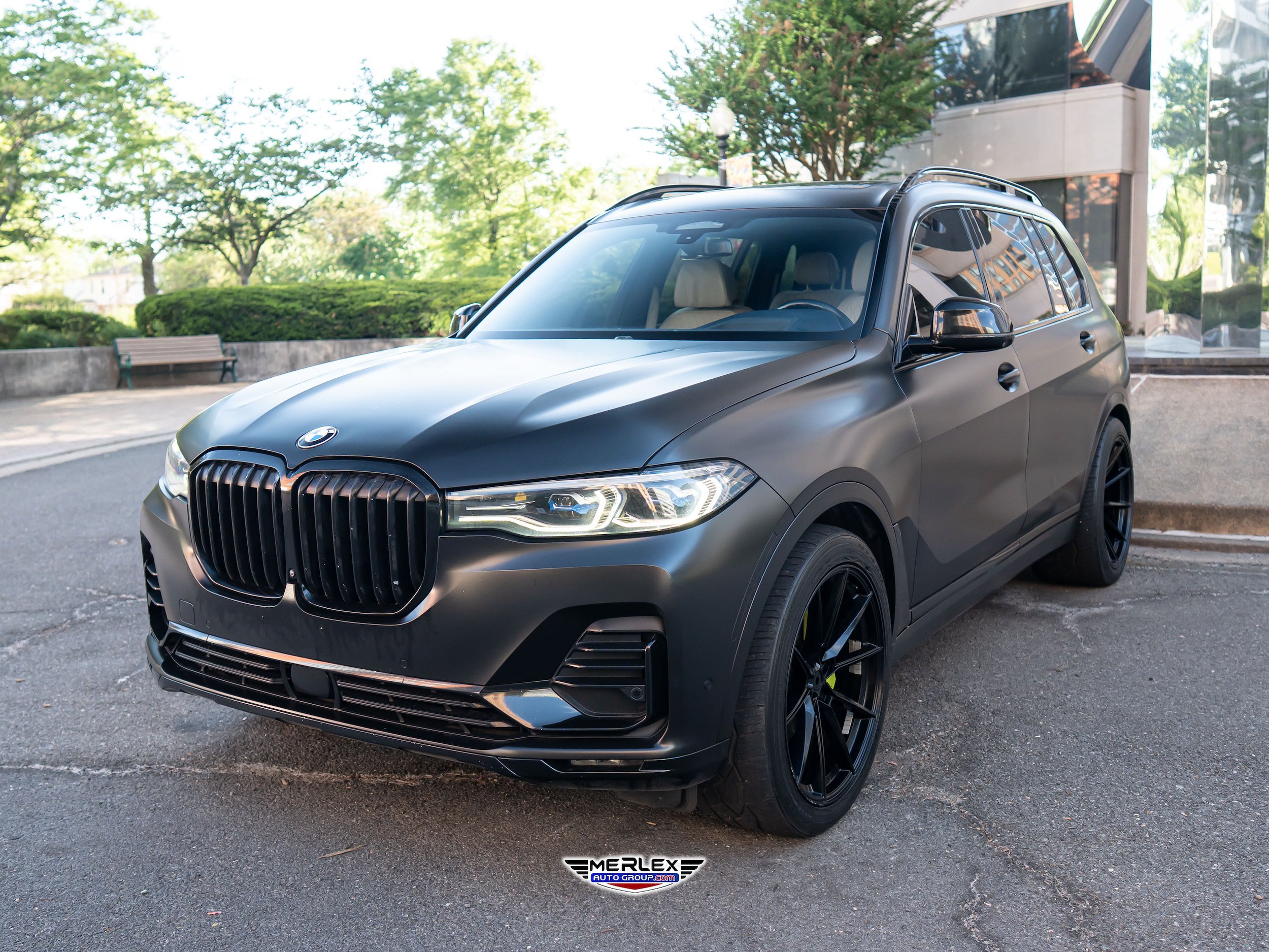 Used 2019 BMW X7 xDrive50i w/ Executive Package AWD/4WD image 3