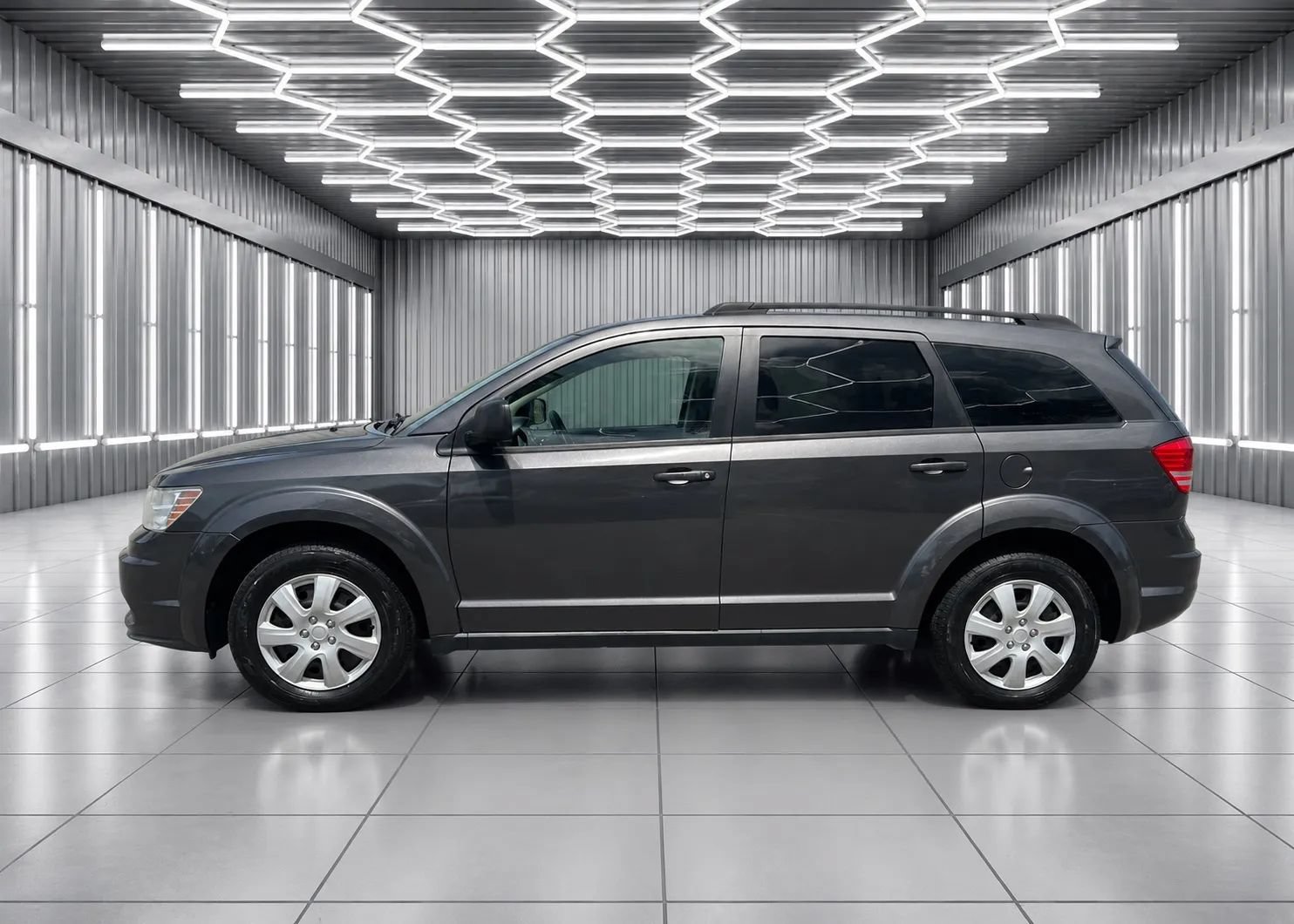 Used 2016 Dodge Journey SE w/ Flexible Seating Group FWD image 2