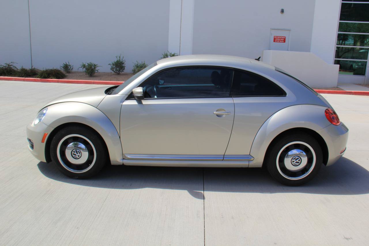 Used 2012 Volkswagen Beetle 2.5 FWD image 8