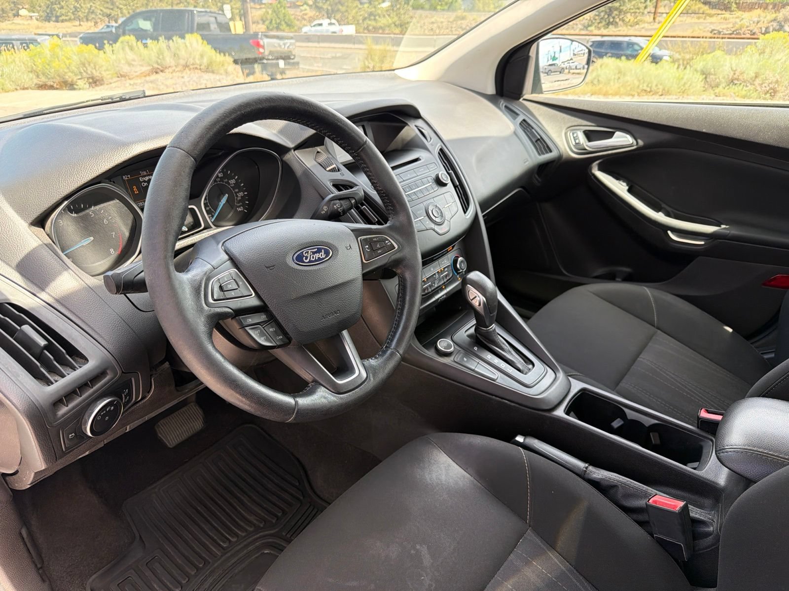 Used 2017 Ford Focus SE w/ Cold Weather Package FWD image 20
