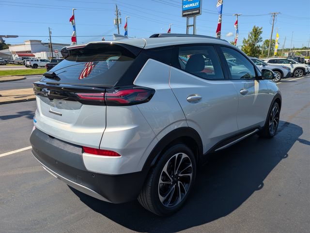 Used 2023 Chevrolet Bolt EUV Premier w/ Sun & Sound Package FWD image 5