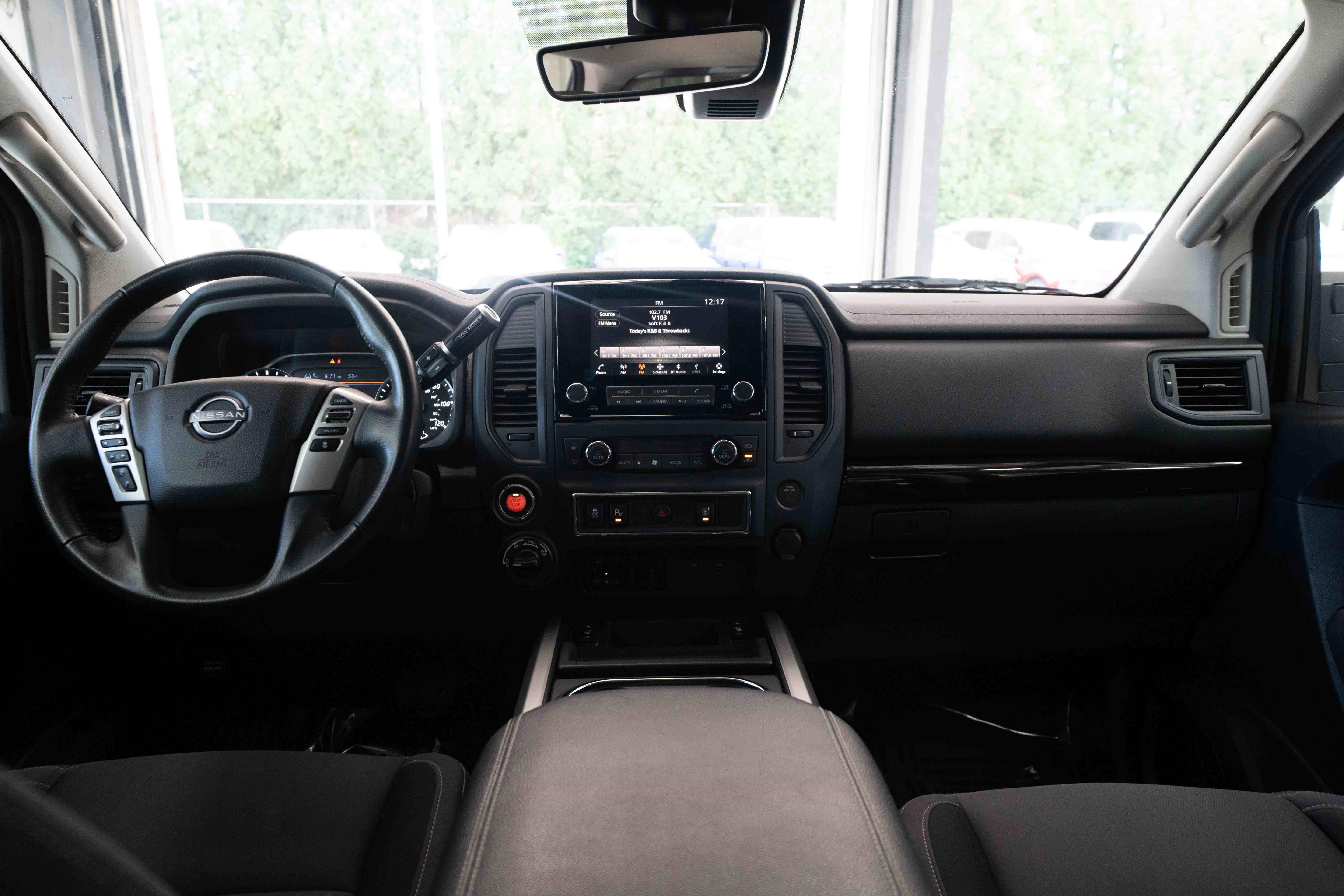 Used 2024 Nissan Titan SV w/ SV Convenience Package AWD/4WD image 20